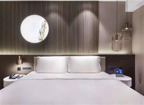 Quarto casal | Frigobar (abastecido com itens grátis), Wi-Fi de cortesia, roupa de cama