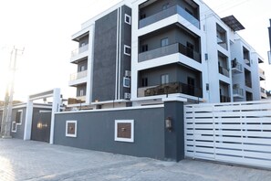 Exterior - New 2-bedroom apartment in Lekki (Lagos)