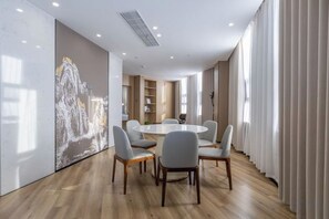 Unclassified image, 4 of 14, button - Academic Exchange Center of Central China Normal University (Guiyuan Hotel) (Wuhan)