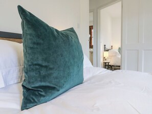 4 Schlafzimmer, individuell dekoriert, individuell eingerichtet