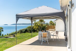 House | Outdoor dining - Sea-view Holiday Home Near Beach, No Deposit (Torpoint)