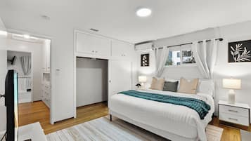 4 bedrooms, desk, iron/ironing board, free WiFi