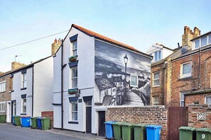Cottage | Exterior - Cottage in Whitby Near Scenic Seafront (Whitby)