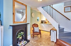 Cottage | Living room - Cottage in Whitby Near Scenic Seafront (Whitby)