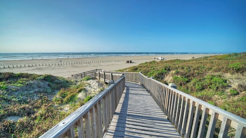 2 Studios Beach Boardwalk, 2 Pools, Tennis/pickleball Island Retreat Complex