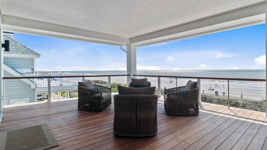 712 Ocean Blvd by Avantstay New Construction w/ Pool, Game Zone, Private Beach Access, and Oceanfront Views
