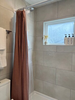 1 bedroom - The Abb Tiny Home in Marianna (Perry)