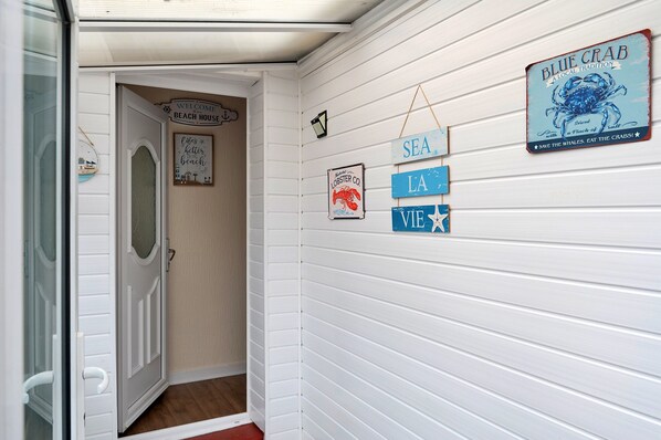 Unclassified image, 1 of 24, button - Seaside Getaway in Kinmel Bay, No Deposit (Rhyl)