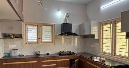 3-Bedroom House with large Hall, Dinning,kitchen in Tiruchirappalli with AC,WiFi