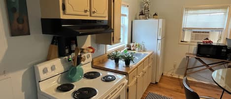 Microwave, oven, stovetop, dishwasher