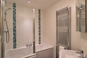 Appartement | Badkamer | Een haardroger