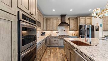 Rumah (4 Bedrooms) | Interior