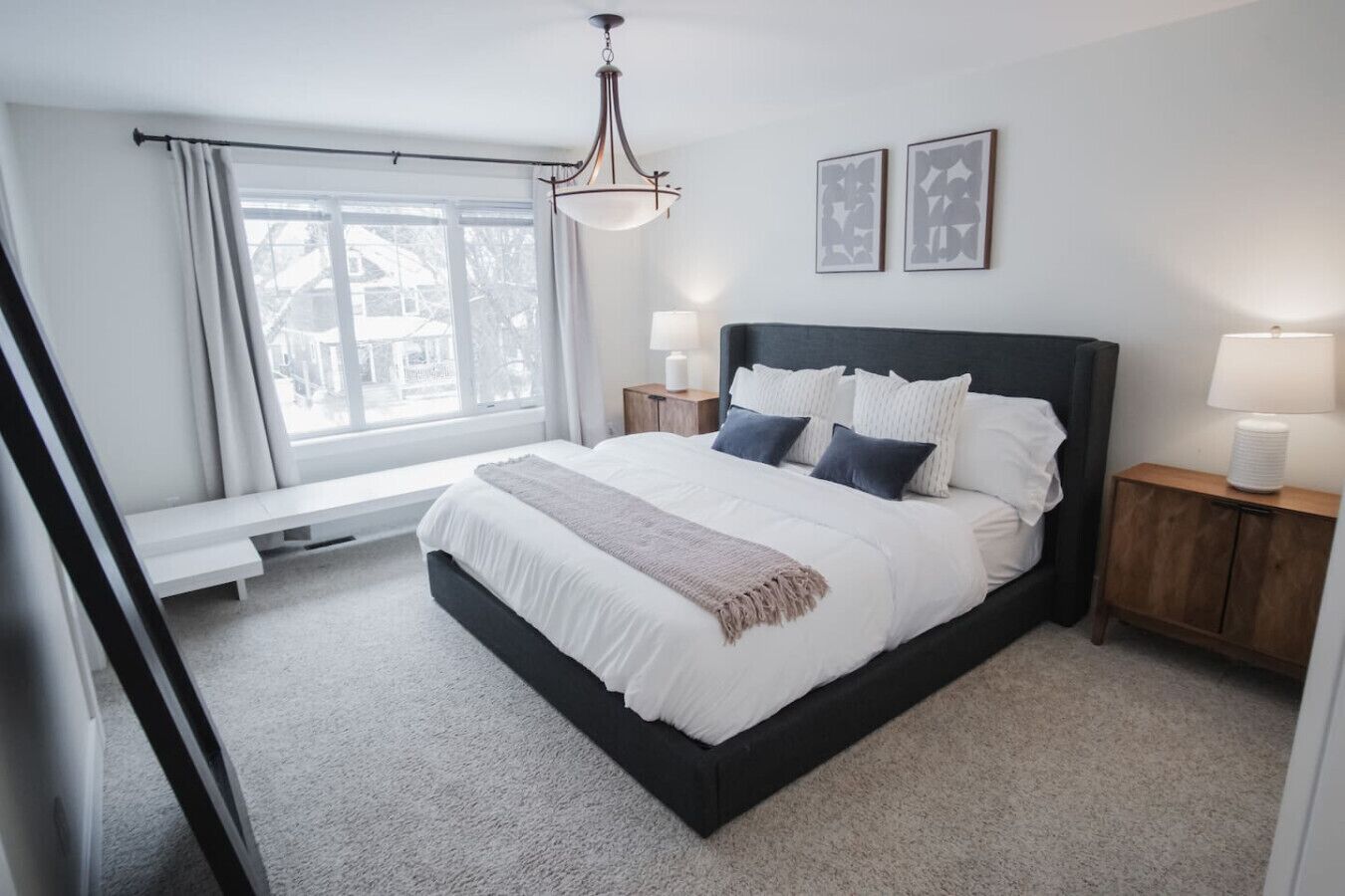 4 bedrooms, desk, iron/ironing board, travel crib