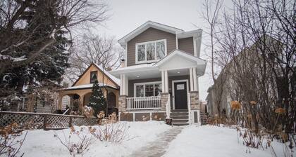 DOWNTOWN~KINGBED~4BR~Fireplace~