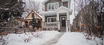 DOWNTOWN~KINGBED~4BR~Fireplace~