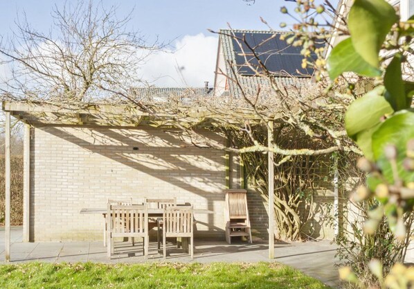House | Balcony - Holiday Home in Terherne Near Scenic Friesland (Terherne)