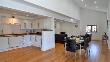 Cottage | Private kitchen | Toaster