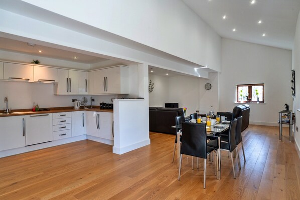 Private kitchen - Barn Cottage at Bodmin Moor, No Deposit (Bodmin)