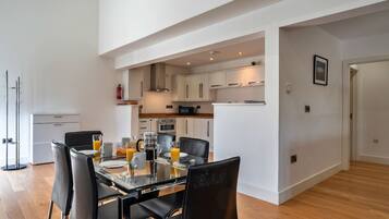 Cottage | Dining