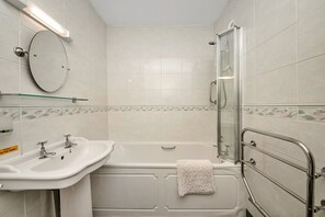 Apartment | Bathroom