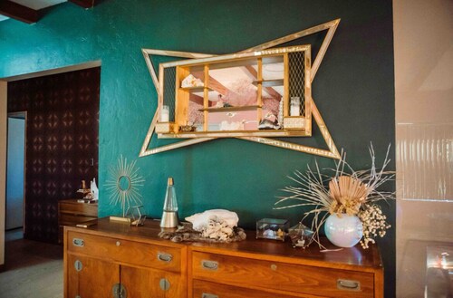 3-beds in a cabin in fabulous Yucca Valley with swamp cooler, WiFi