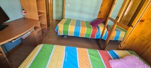 4 Schlafzimmer, Bügeleisen/Bügelbrett, WLAN, Bettwäsche