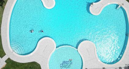 Bungalow by the pool with 2 terraces, maximum capacity for 4 people