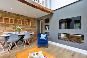 Cottage | Dining