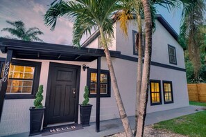 Exterior - 5BR Family Retreat |Game Room |2mi to Wabaso Beach (Sebastian)