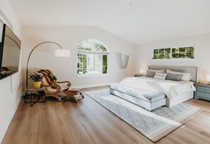 4 bedrooms, free WiFi, bed sheets, wheelchair access