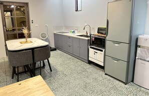 Fridge, microwave, oven, dishwasher
