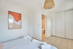 1 bedroom, free WiFi, bed sheets