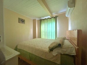 2 bedrooms, iron/ironing board, travel crib, free WiFi
