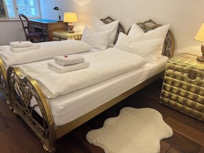 2 bedrooms, iron/ironing board, travel crib, free WiFi