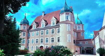 Leben im Museum - familienfreundliche Suite im herrschaftlichen Schloss Hürbel