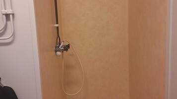 Hårføner, håndklær, såpe og toalettpapir