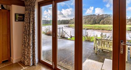 Riverside Home in Devon With Stunning Views