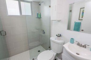 Studio Standar | Kamar mandi