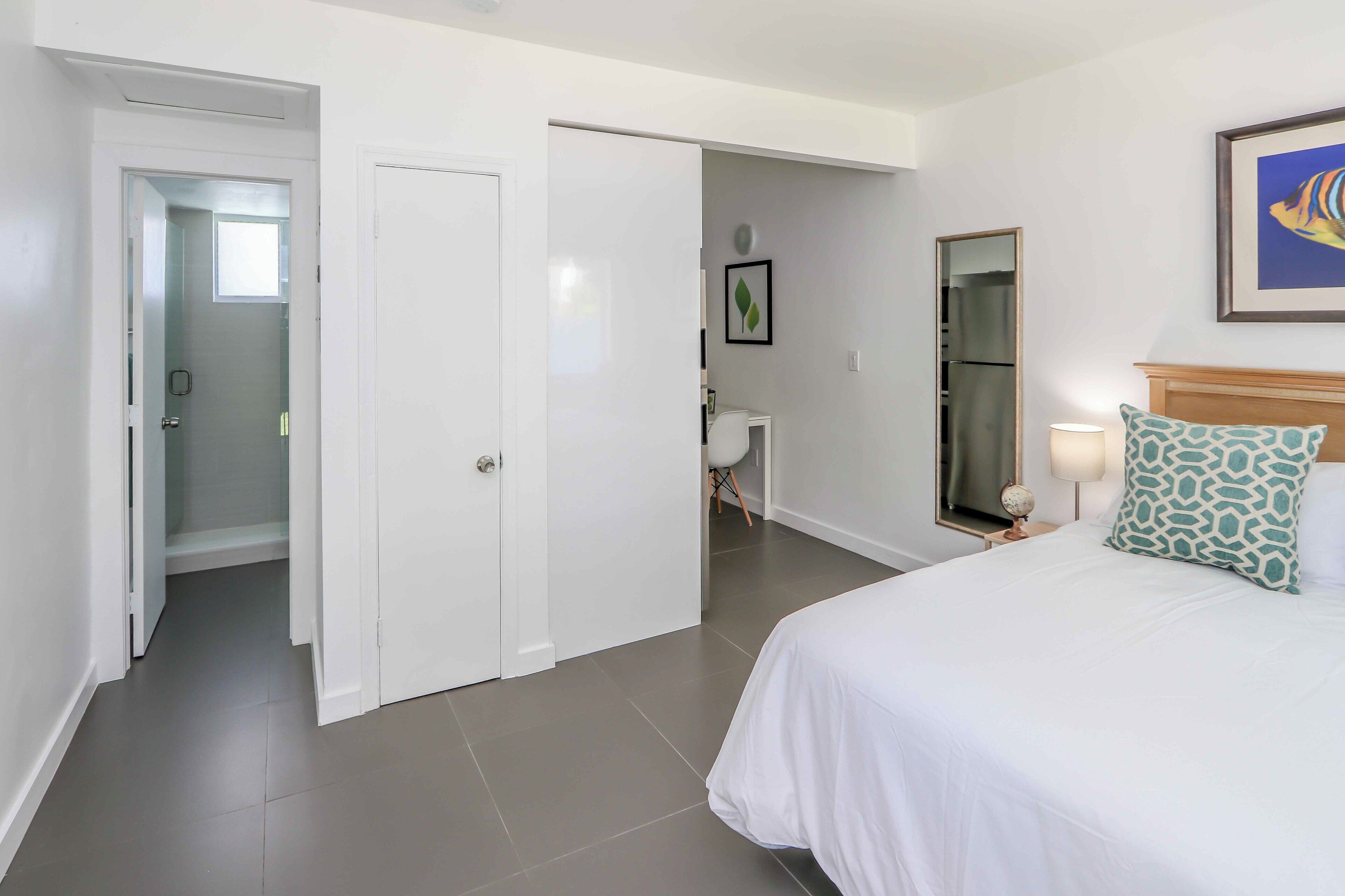 Standard Studio | Free WiFi, bed sheets