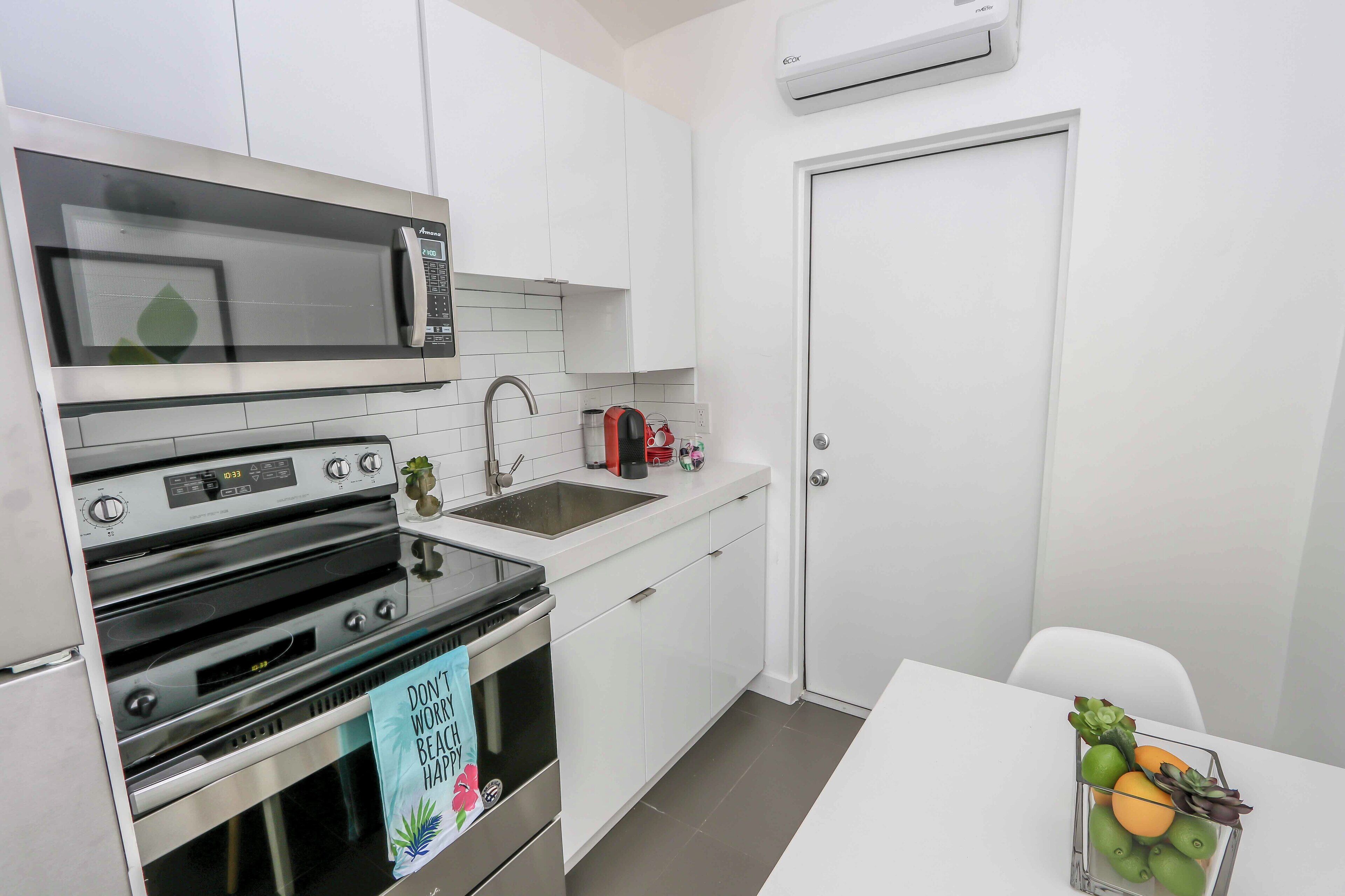 Standard Studio | Private kitchen | Microwave
