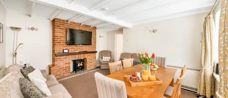 Cottage | Living area