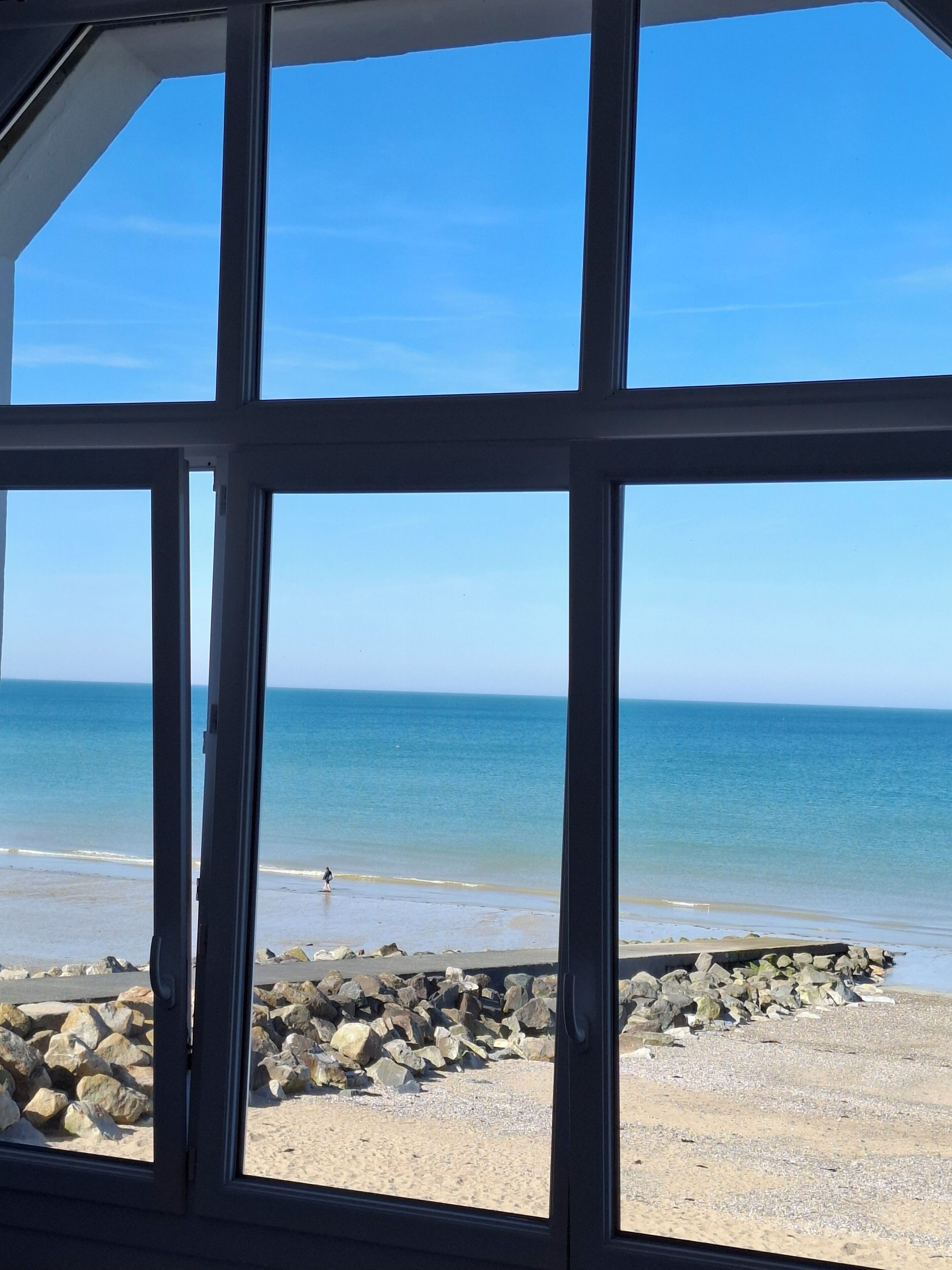 Plage, chaises longues