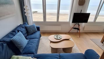 Smart-TV, Bücher, Stereoanlage