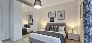 2 chambres, fer et planche à repasser, Wi-Fi, draps fournis