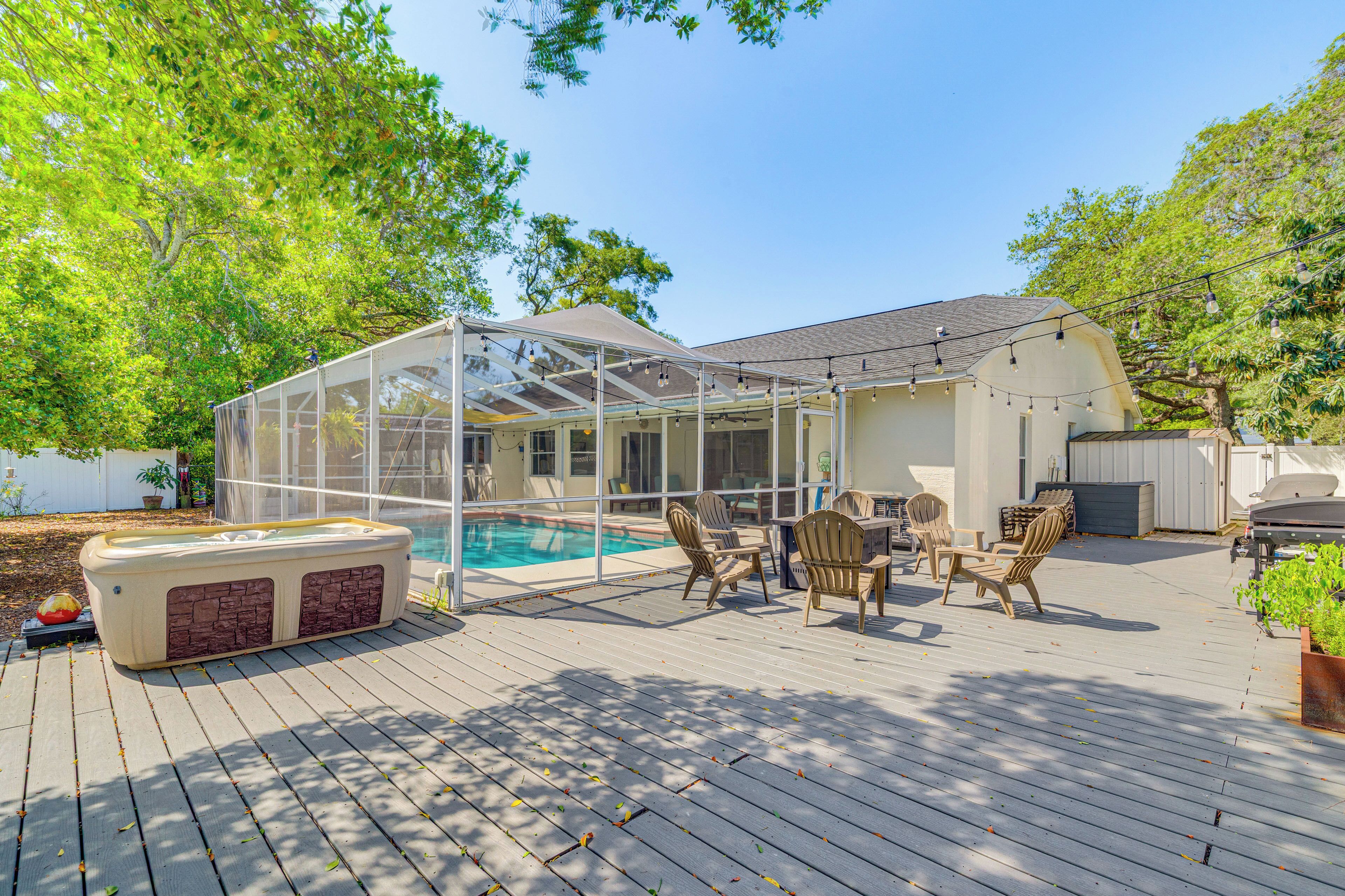 Spring Hill Vacation Rental | 3BR | 3BA | 1 Step Required | 1,836 Sq Ft