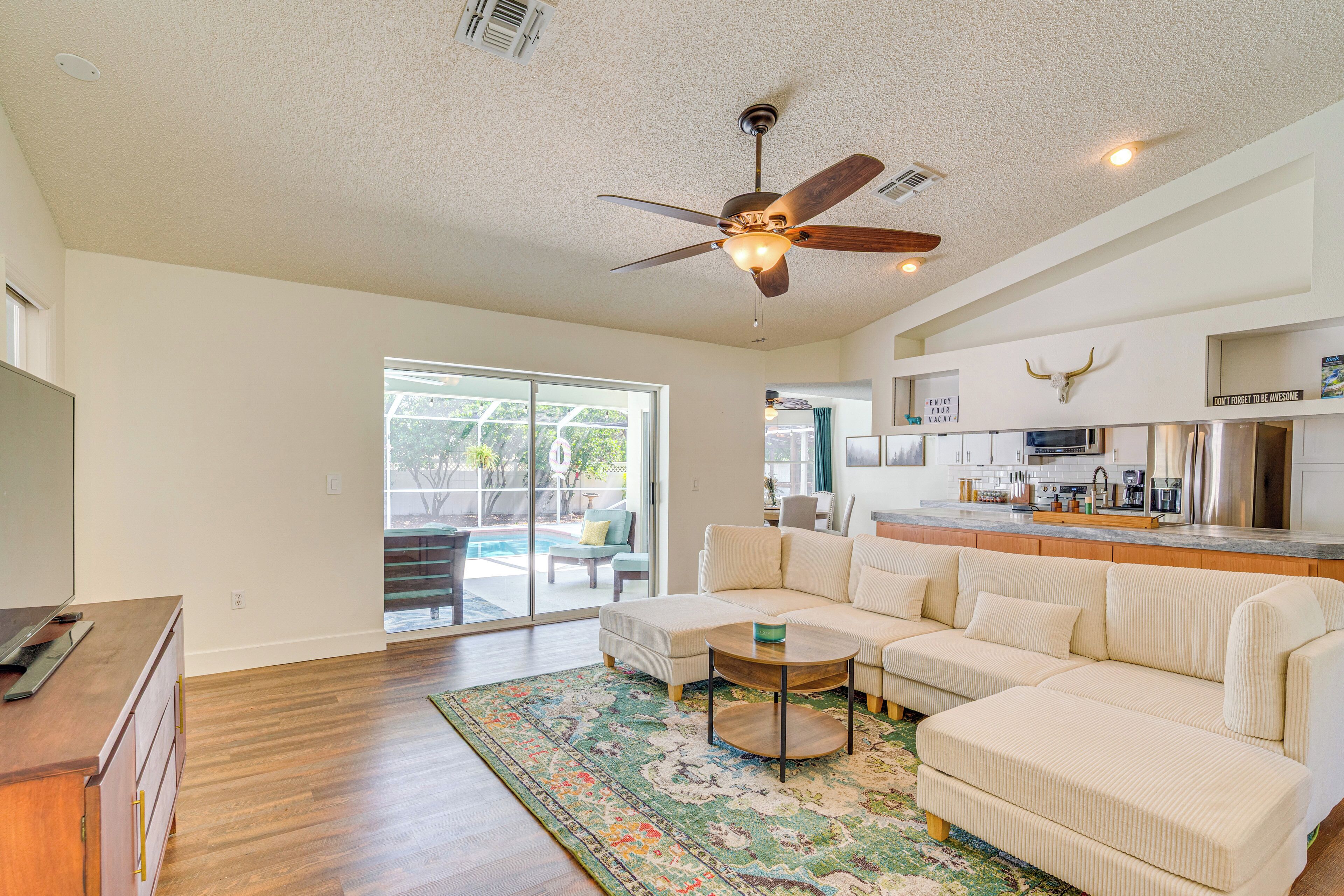 Private Pool & Lanai: Spring Hill Oasis - Spring Hill