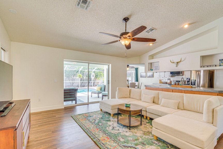 Private Pool & Lanai: Spring Hill Oasis - Spring Hill