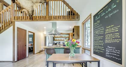Steps to Crystal River: Hideaway w/ Mountain Views