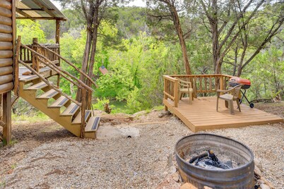 Cedar Falls Cabin 2: Family Getaway By Honey Creek