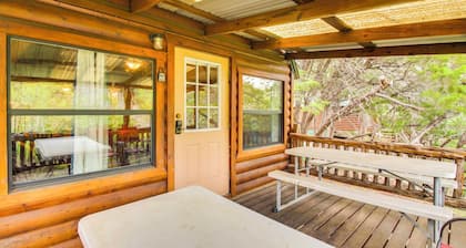 Cedar Falls Cabin 2: Family Getaway By Honey Creek